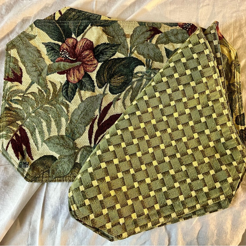 Set 4 reversible Placemats Seasonal Holiday